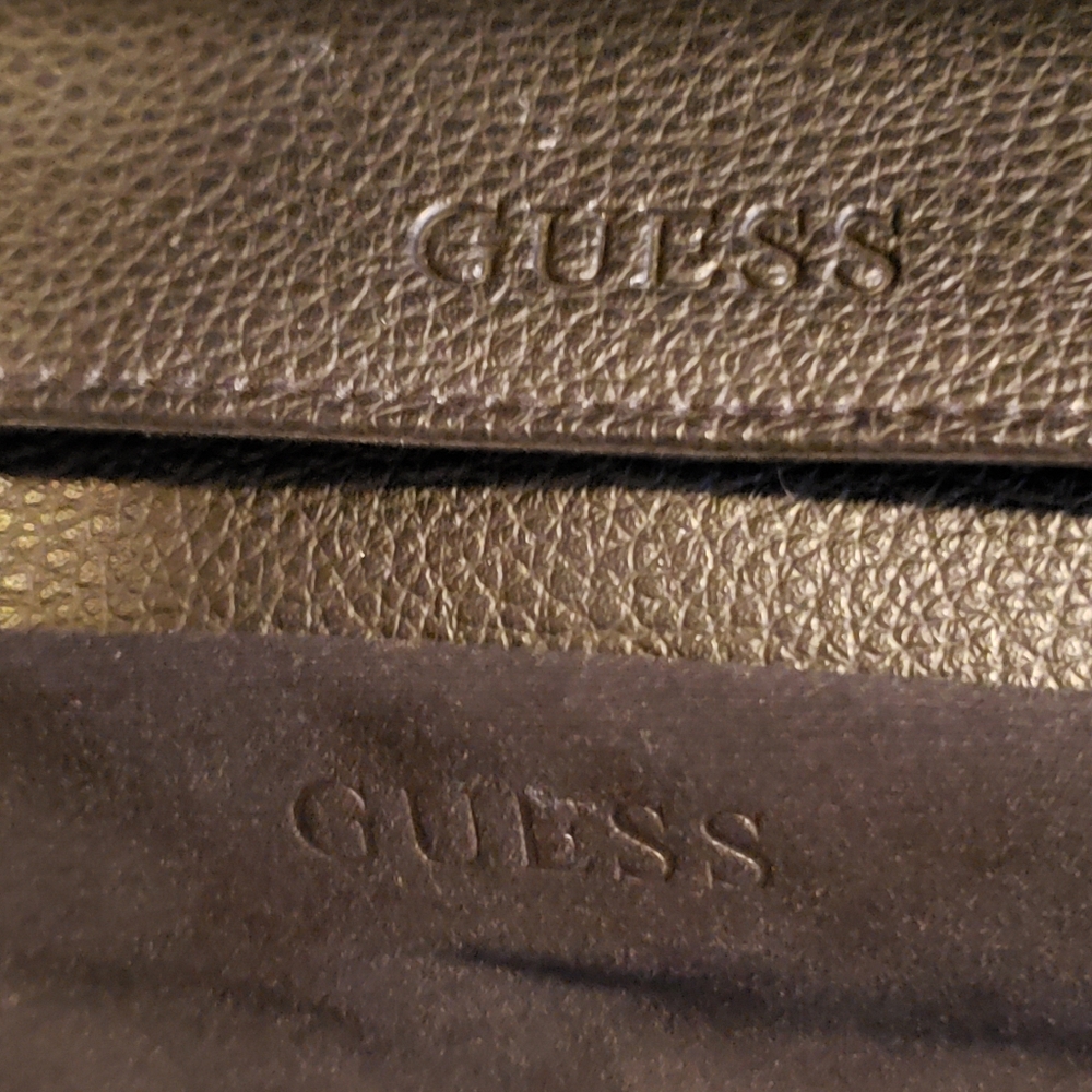 Guess Hard Shell Case - image 3
